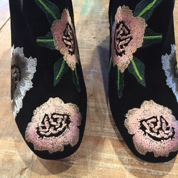 NEW Rebecca Minkoff Bryce Embroidered Booties 9.5 floral suede black pink green - Picture 2 of 8